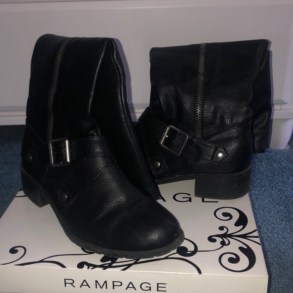 Knee high boots - Picture 1 of 2